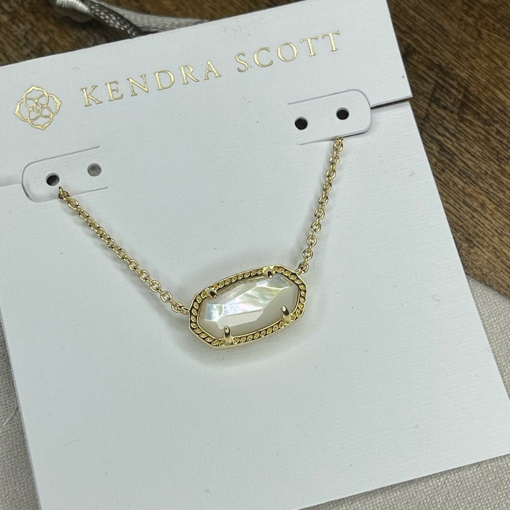 NWT- Kendra Scott Elisa Necklace in Mother of Pearl
